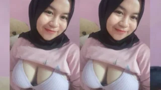 Hijab Viral Indo Ukhti Jilbab Pamerin M3m3k Mulus Pink Tembem Didepan Cermin Top Wiwik New