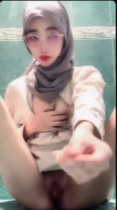 Viral Abg Indo Mahasiswi jilbab Kacamata Awalnya Malu Terus Ketagihan Omek Hot New 2025